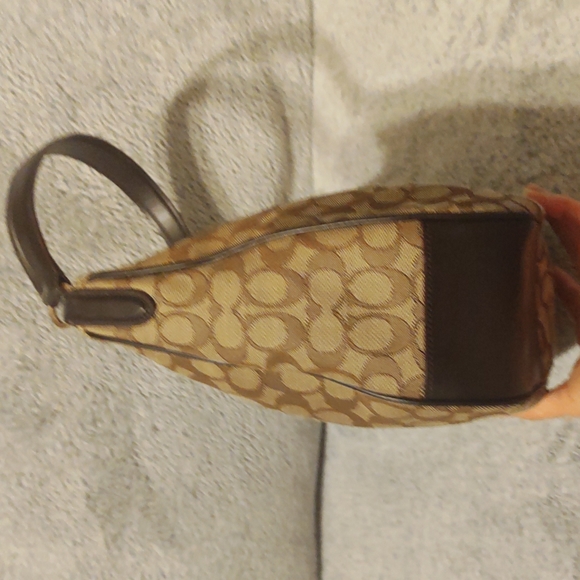 COACH Outline Signature Hobo EUC!! [FINAL PRICE] - Picture 6 of 13